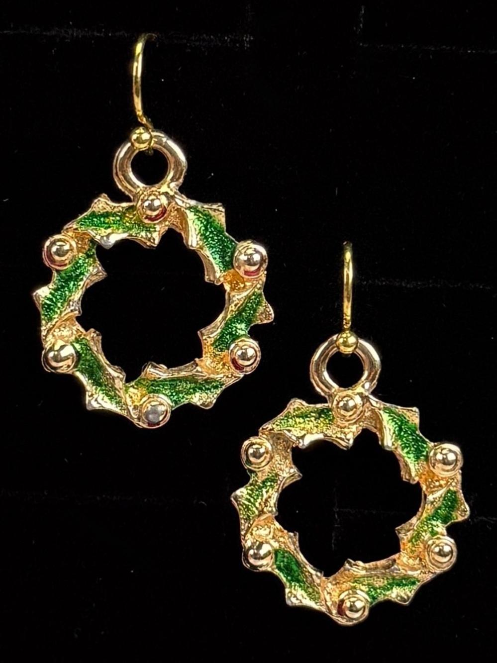 Goldtone and Green holiday wreath pierced earrings